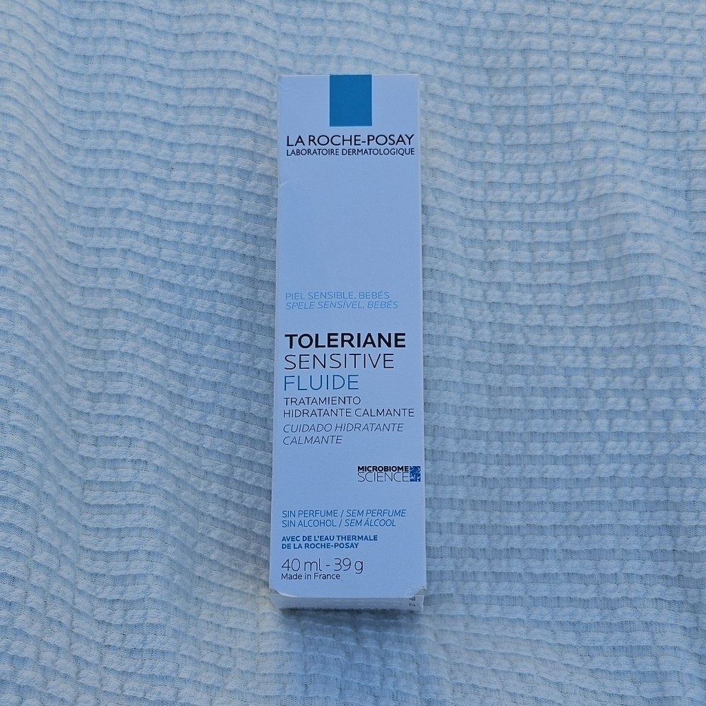 La Roche Posay Toleriane Sensitive Fluide Oil Free Moisturizer 1.35floz - Picture 6 of 6